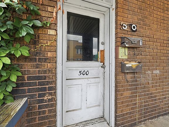 4th image of 500 Broadway Ave