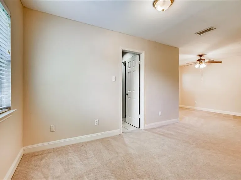 3208 Hampton Rd — Photo 9
