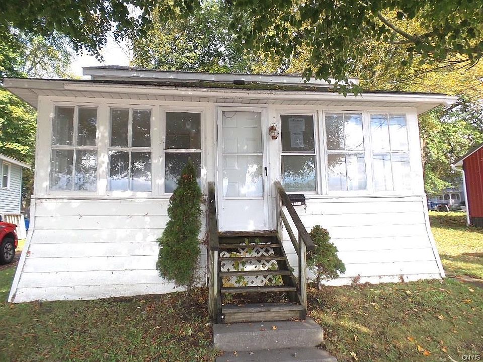 1st image of 27 Lock St