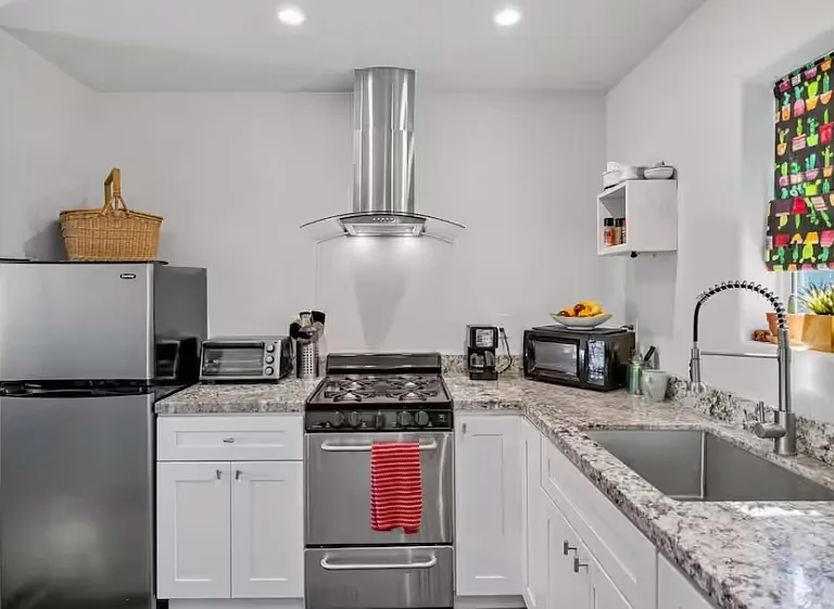 3347 E Seneca St #4 — Photo 9