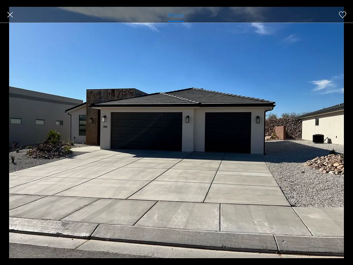Building Photo - 3111 E Photinia Dr