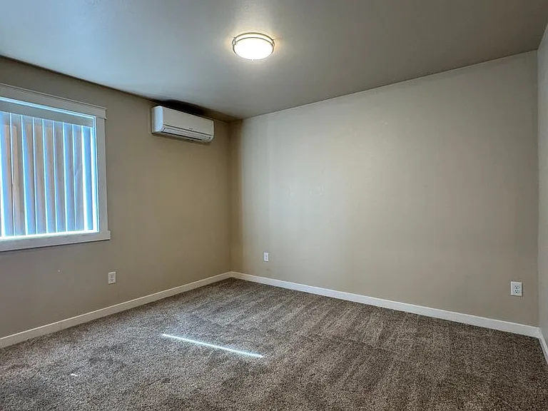 2241 N Airport Rd — Photo 10