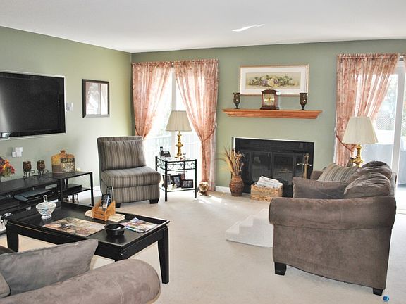 4th image of 6 Chapel Hill Dr