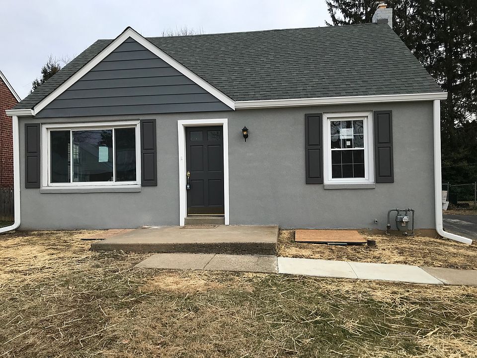 2nd image of 2241 Avon Rd