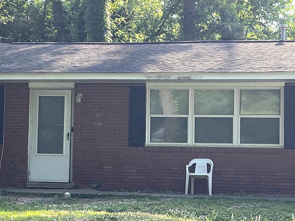 2nd image of 820 Ona Dr