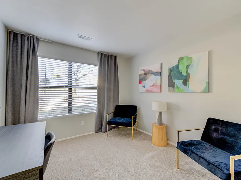 Lago Vista Apartments — Photo 44