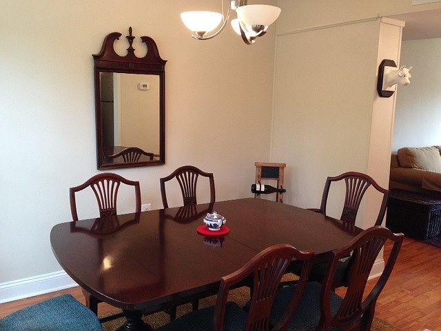 Fresh, spacious dining area next to the kitchen