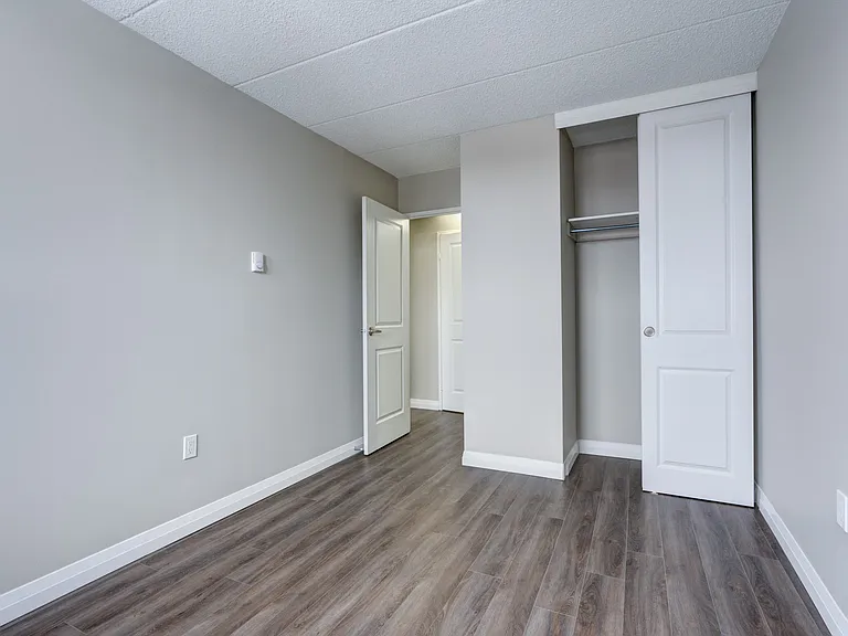 57 N Park St — Photo 15