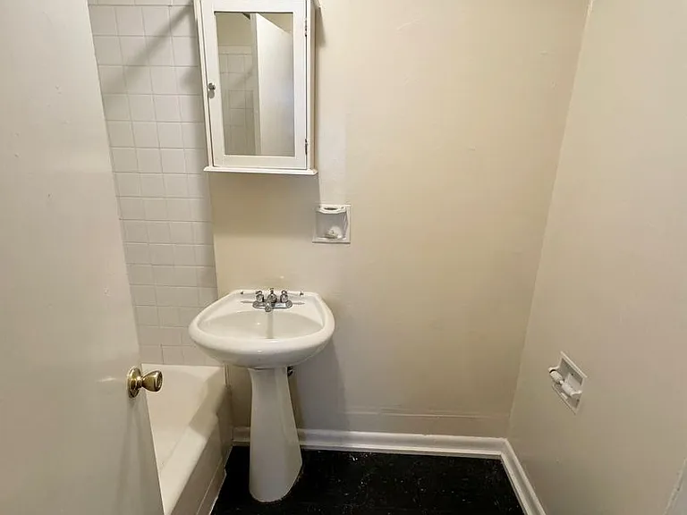 118 S Boylan Ave — Photo 9
