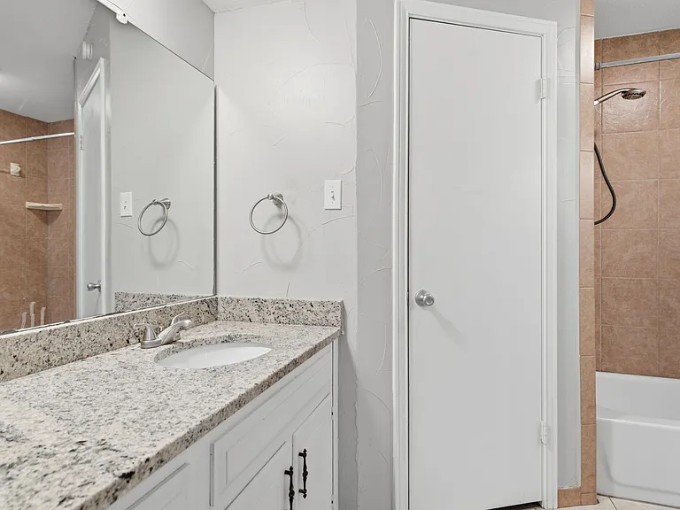 2223 Sierra Dr — Photo 19