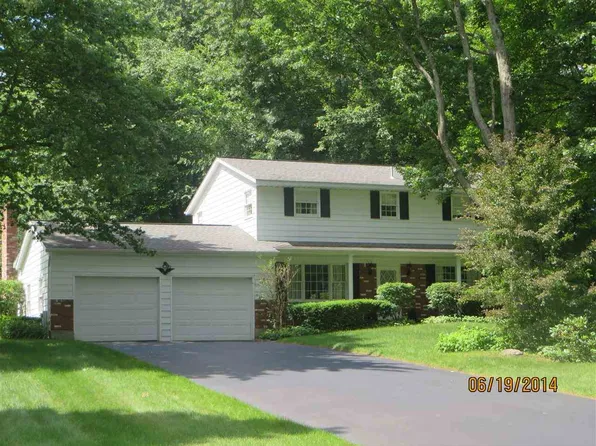 21 Mountain Laurel Dr, Clifton Park, NY 12065