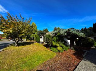 1096 Valewood Trl, Saanich, BC V8X 5E3