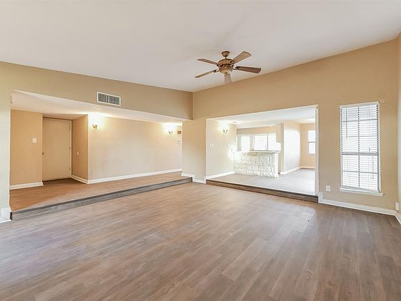 2nd image of 4024 Seven Gables St