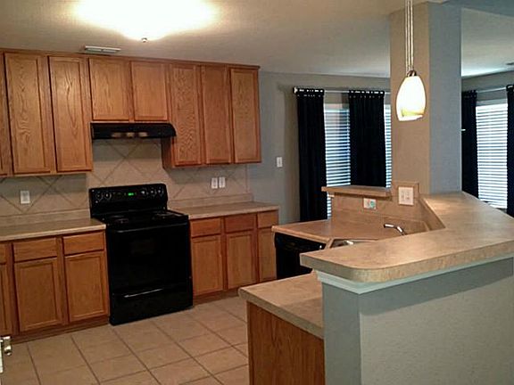 3rd image of 5725 Calloway Dr