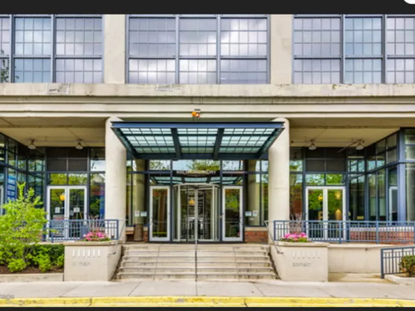 900 N Kingsbury St APT 1004, Chicago, IL 60610