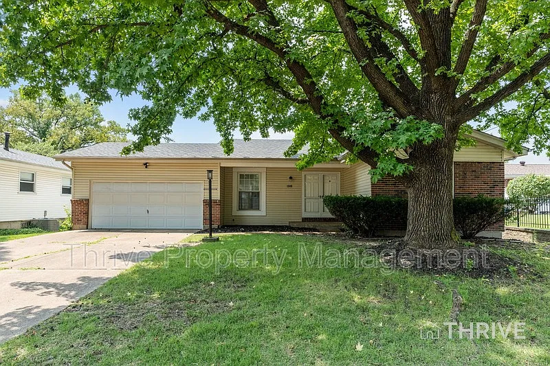 12415 Danube Dr