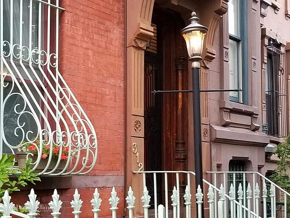 5th image of 312 Saint James Pl APT 4B