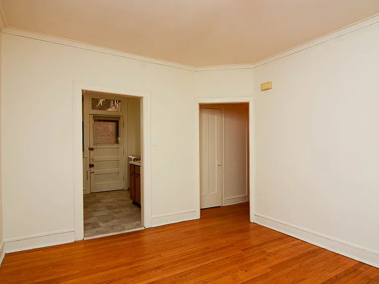 4873 N Talman Ave #3 — Photo 8