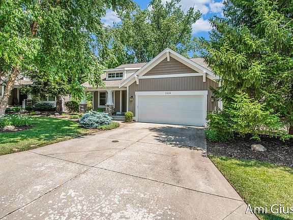 3rd image of 2224 N Greenstone Dr SE