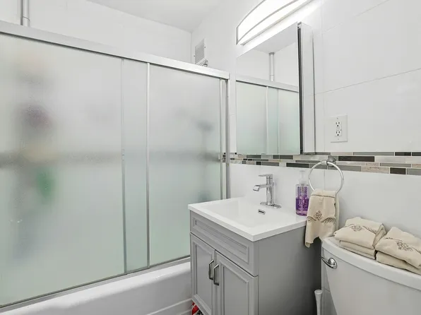 601 Kappock Street image 14 of 18