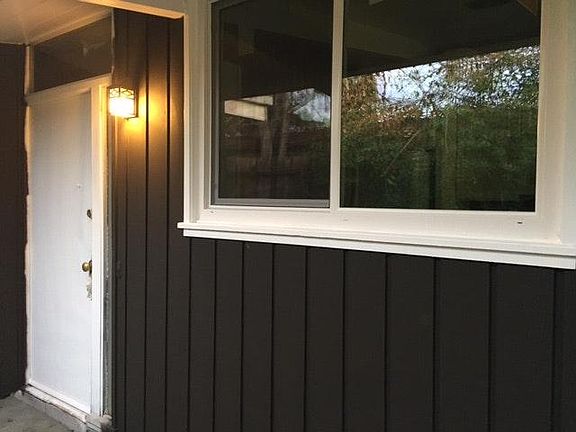 3rd image of 870 Goodwin Ave