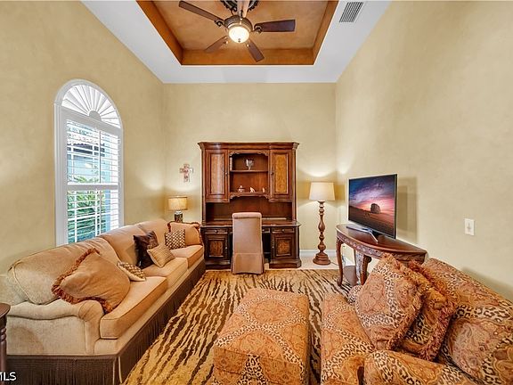 4th image of 7672 Sussex Ct