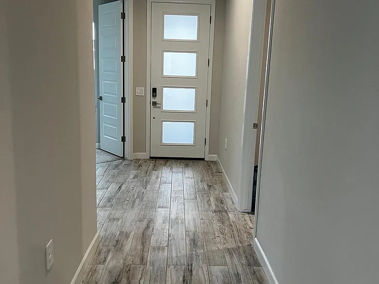10548 W Albert Ln — Photo 4