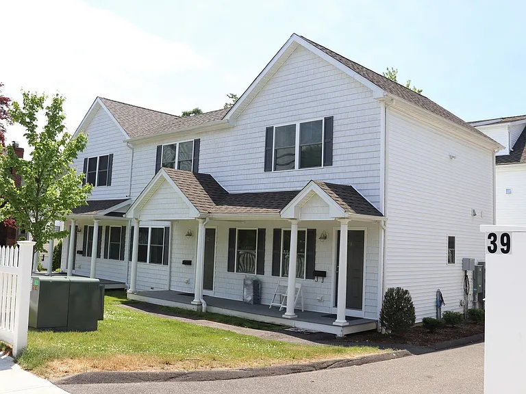 39 Glenwood Ave — Photo 29