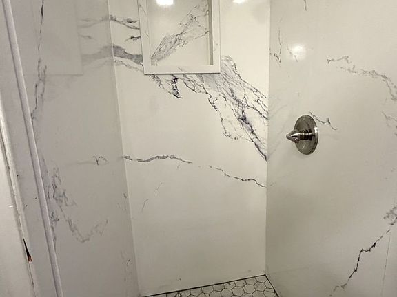 4th image of 491 Los Arboles St