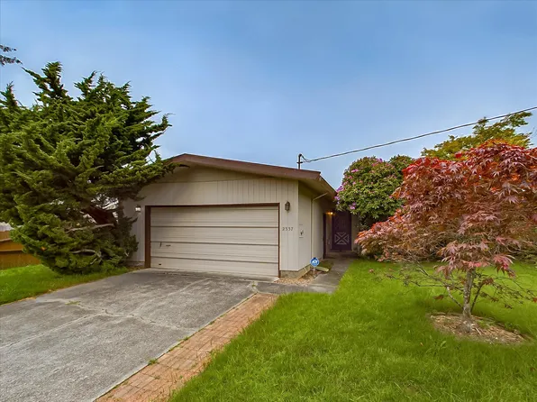 2337 Maple Ln, Eureka, CA 95501