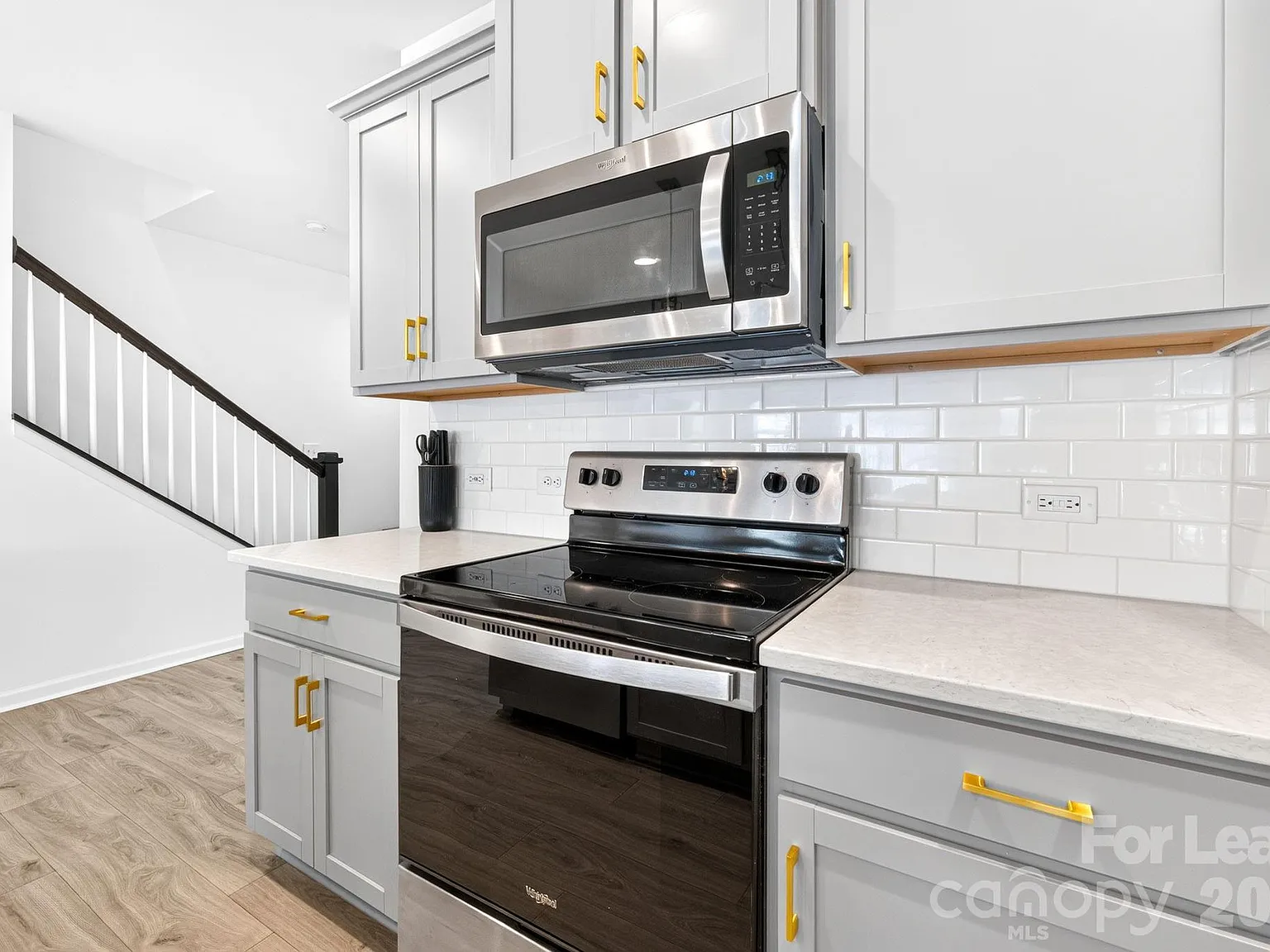 3 bed, 2.5 bath, 1797 sqft, $2,200 — Photo 4