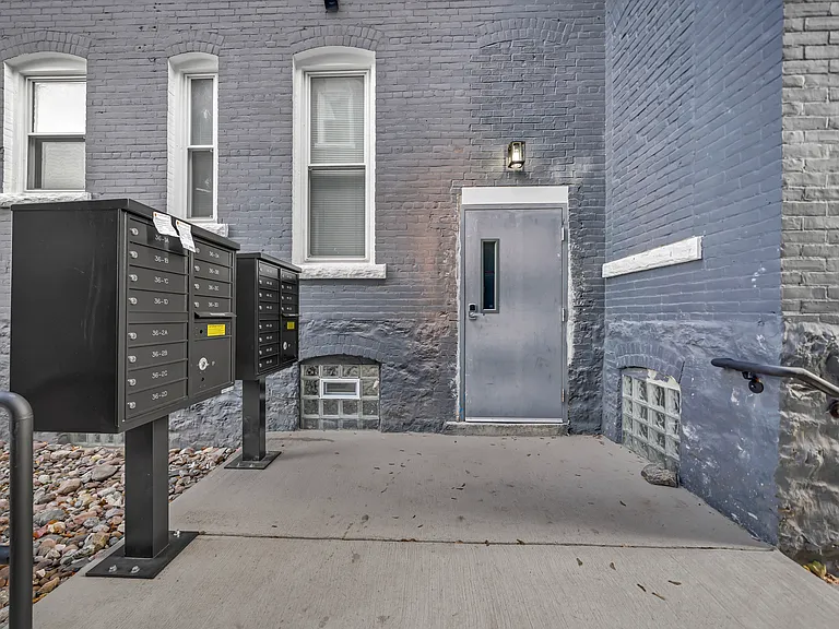 44 E Utica St #2B — Photo 6