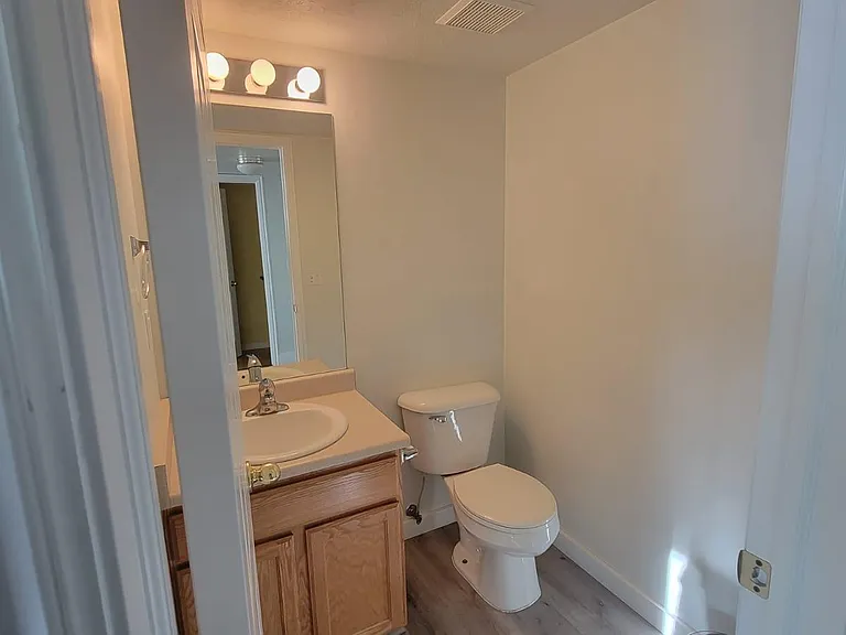 1353 S 1440 E — Photo 4