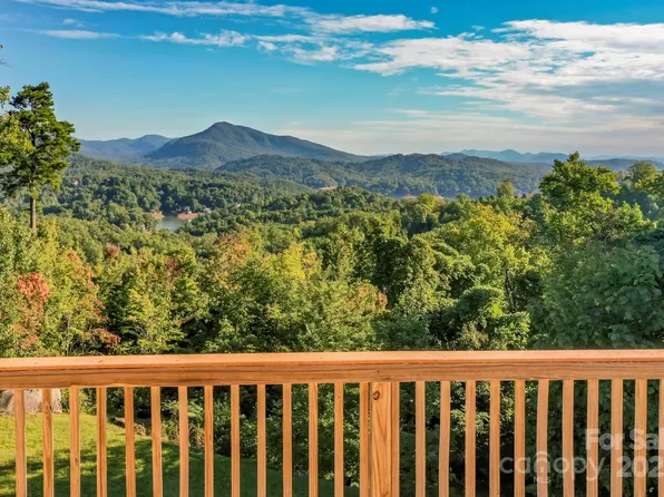 218 Clear Creek Trl, Lake Lure, NC 28746