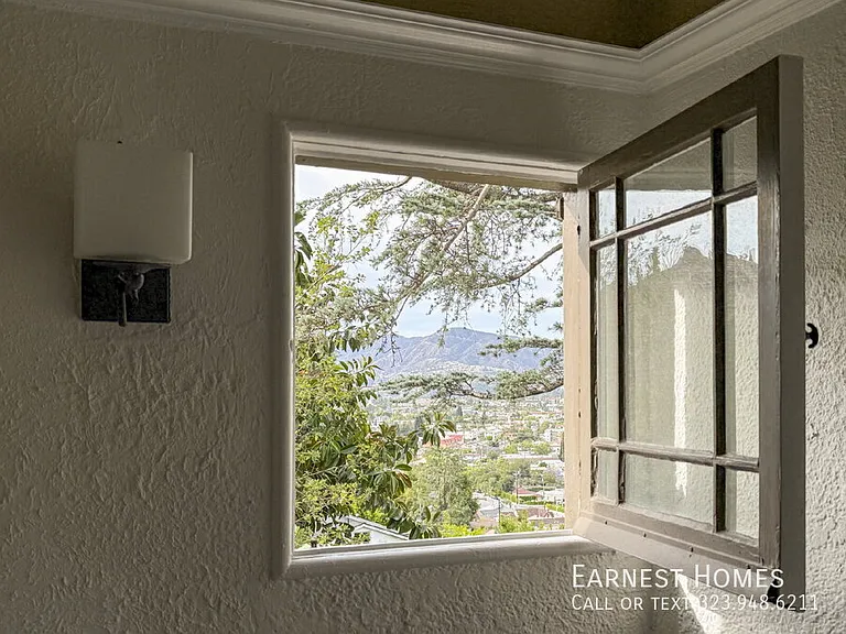 1401 Dartmouth Dr — Photo 9