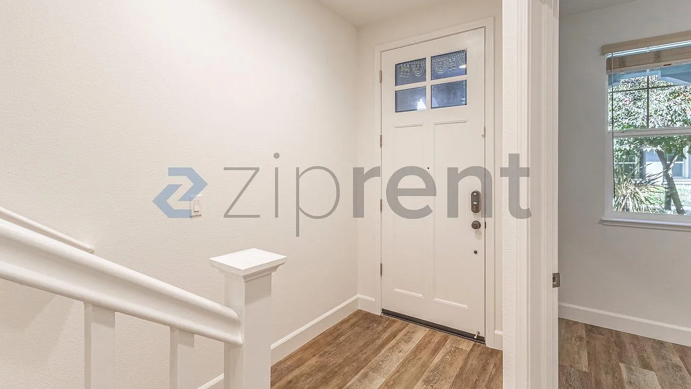 3 bed, 3.5 bath, 1683 sqft, $5,600 — Photo 3