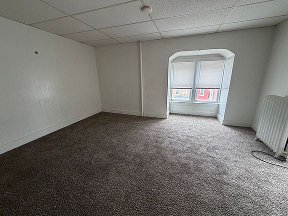 4th image of 827 E Prospect St