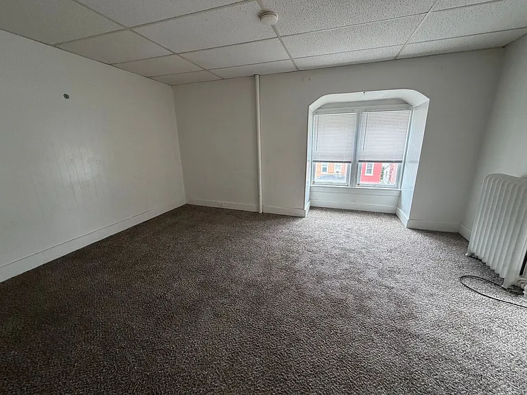 827 E Prospect St — Photo 4