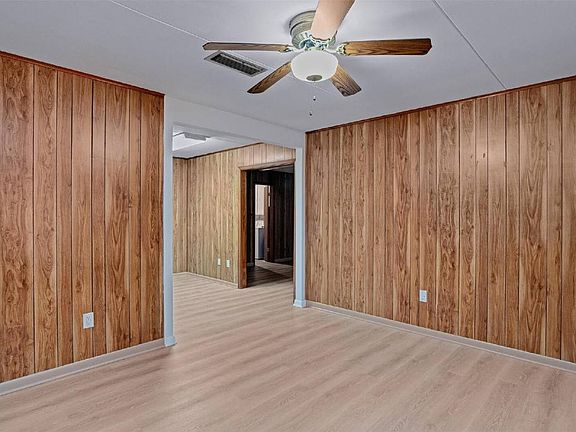 5th image of 1101 Shirley Ln