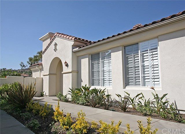 1st image of 74 Avenida Cristal