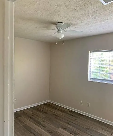 1527 Grace Ave #B — Photo 3