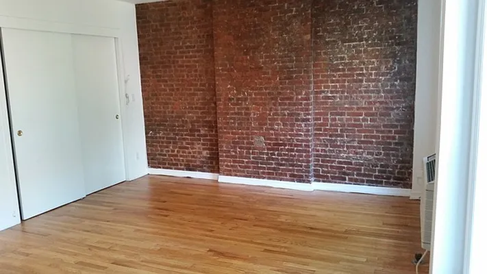 Rented by Consortio Funding LLC | media 32