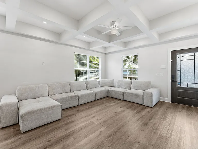 3314 N Jefferson St — Photo 11