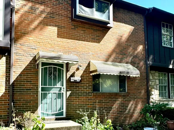 2209 Foxcroft Grn, Columbus, OH 43232