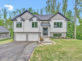 1825 Parker Ln, Vinton, VA 24179