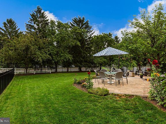 4th image of 866 Stonebridge Dr