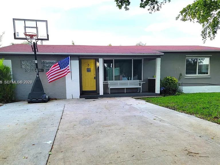 5721 Jefferson St — Photo 26