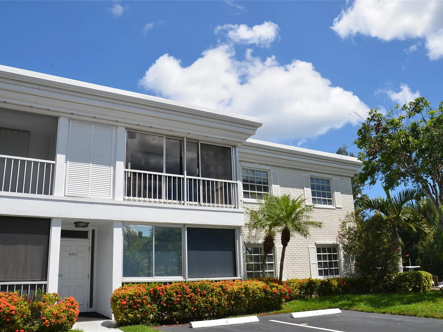 2 bed, 2.0 bath, 1250 sqft, $2,250 — Photo 3