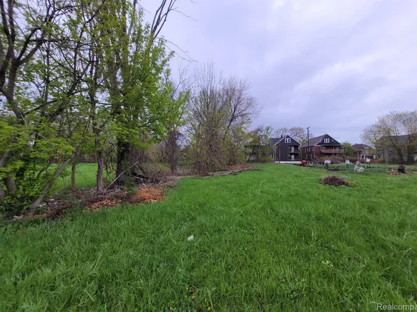 2184 Field St, Detroit, MI 48214