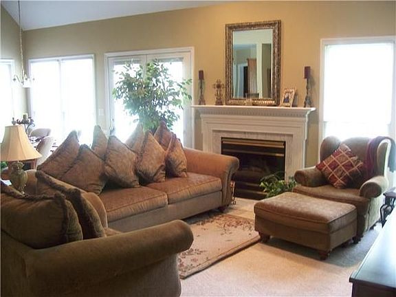 2nd image of 1811 Turfland Dr
